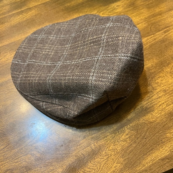 Brown plaid pageboy style hat - Picture 2 of 4